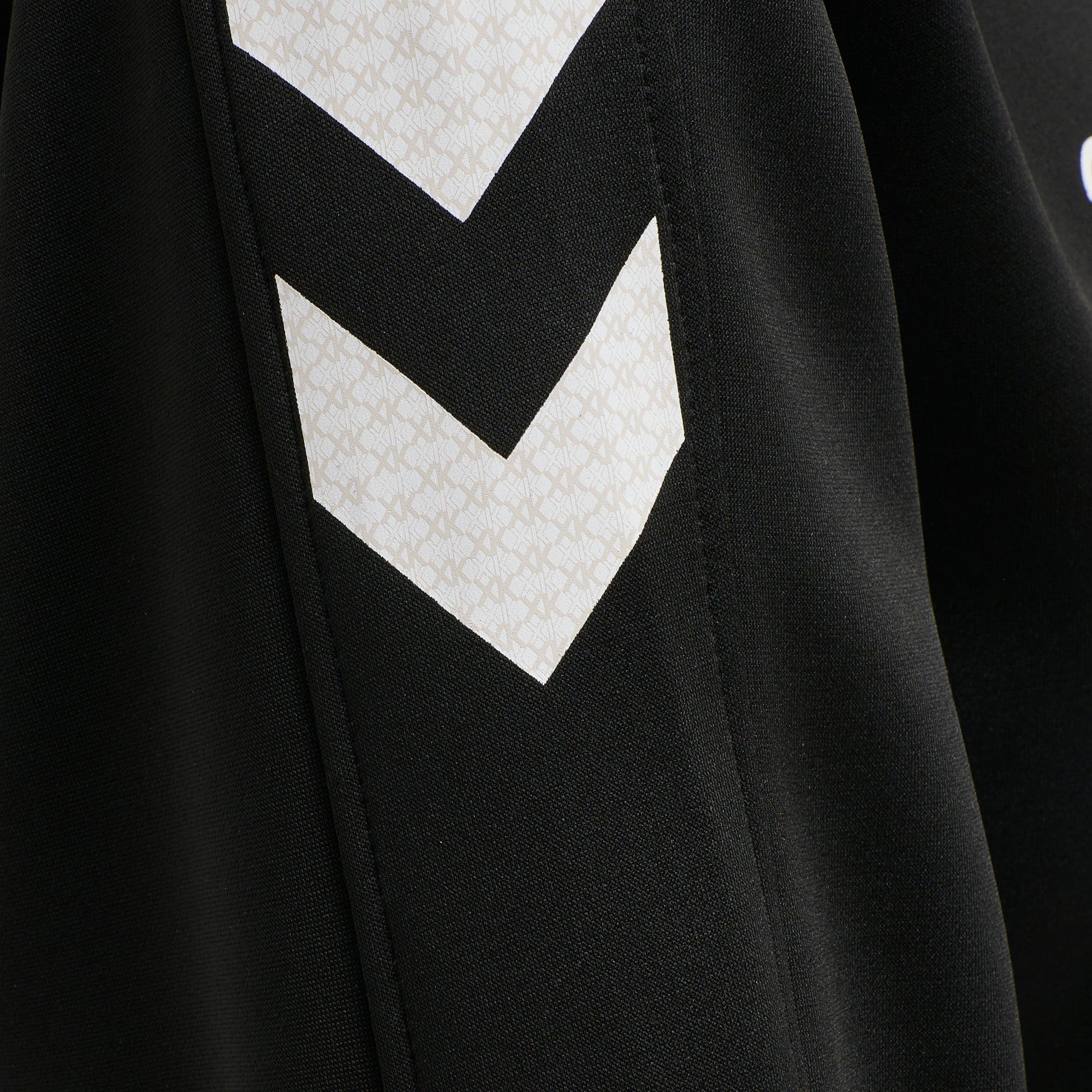2042-BLACK/BLACK