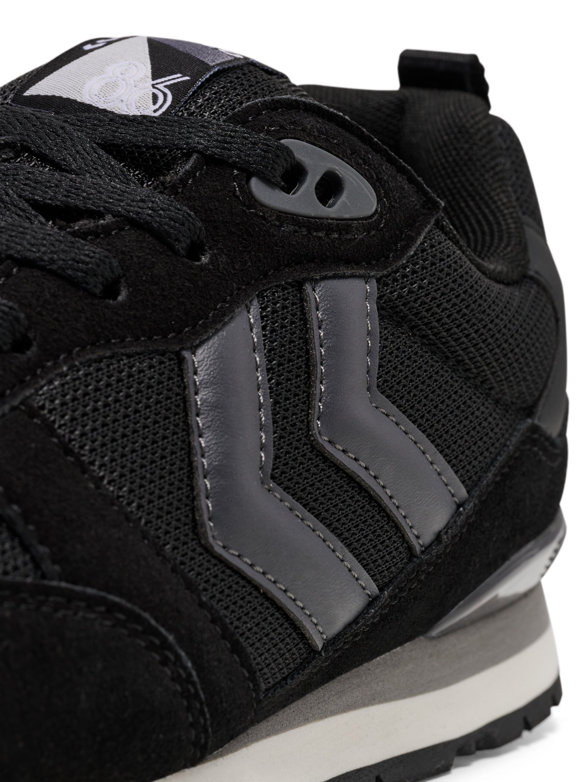 2001-BLACK