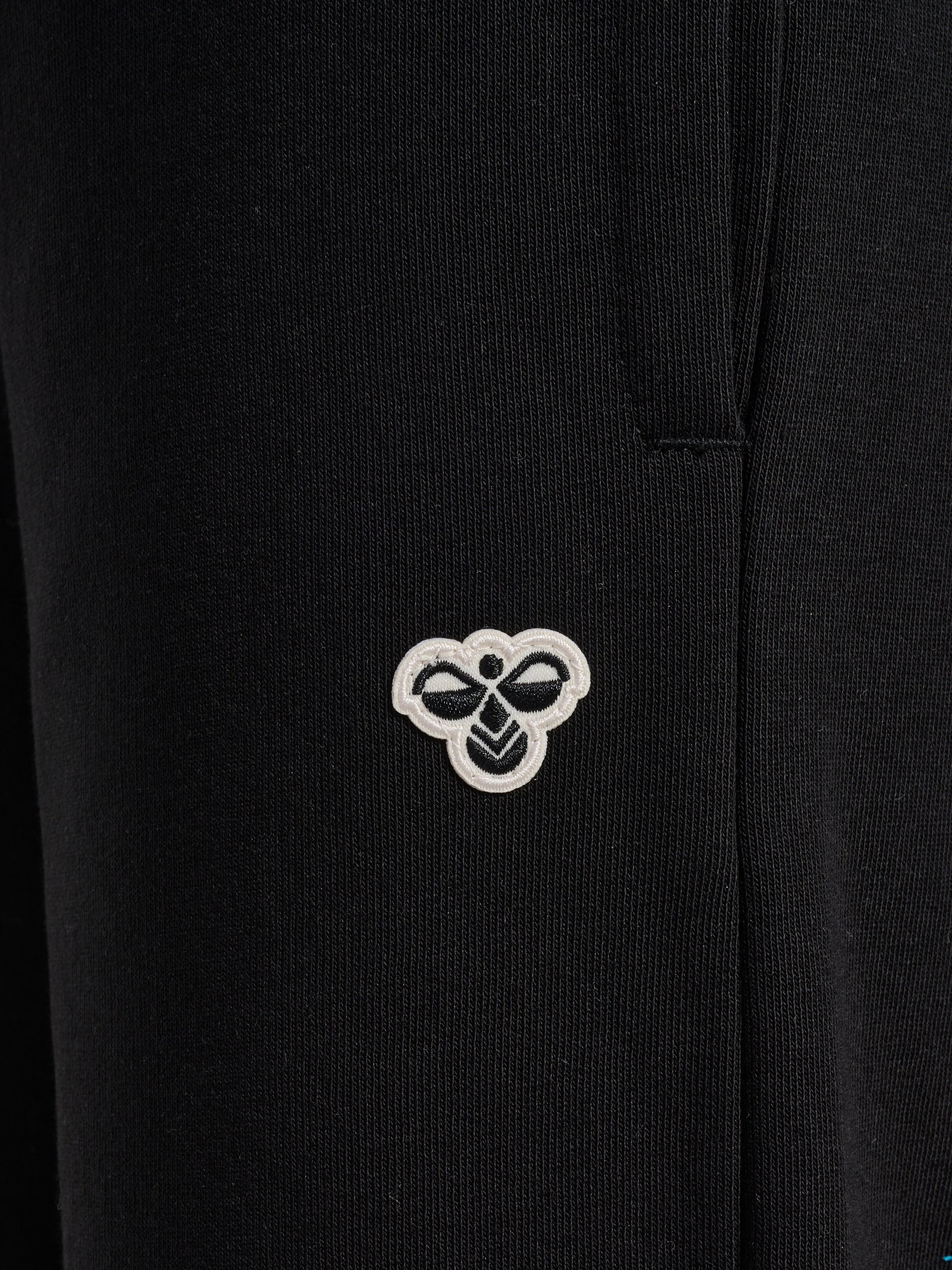 2001-BLACK