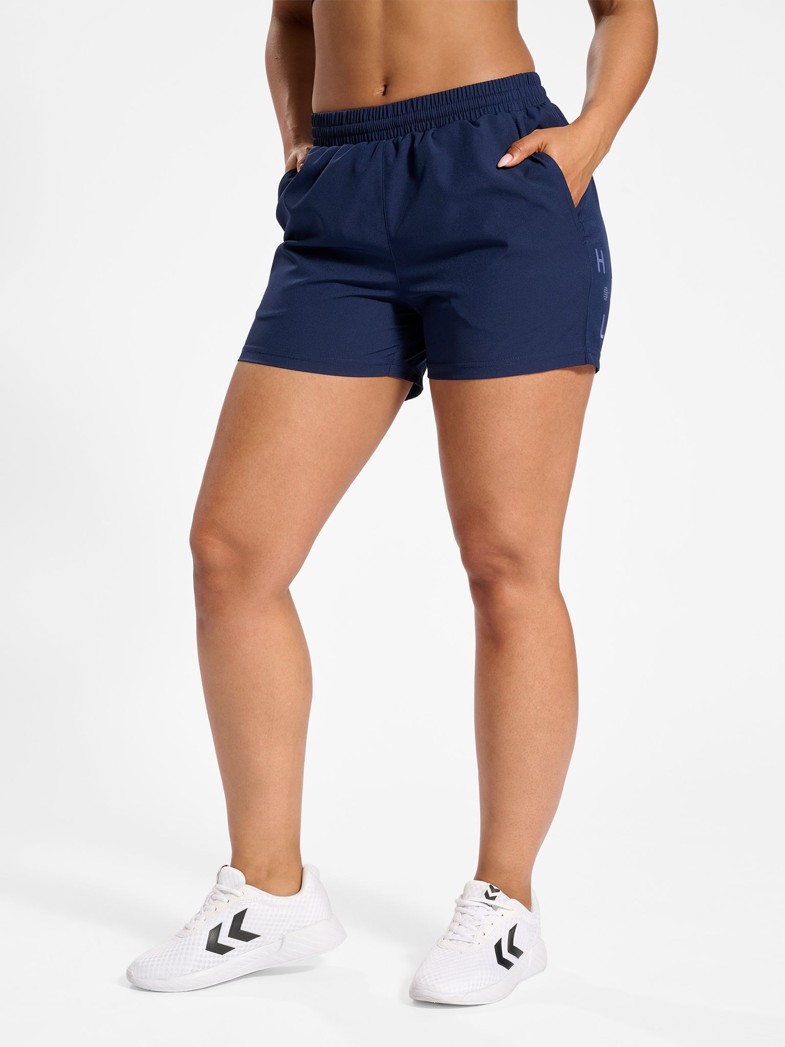 hmlCOURT WOVEN SHORTS WOMAN